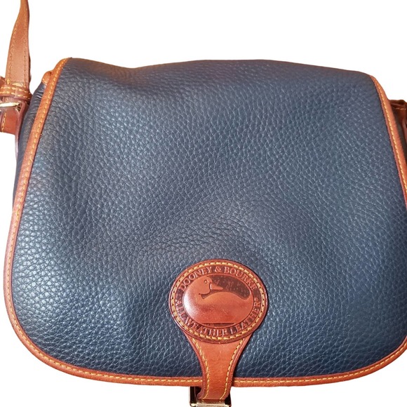 Dooney & Bourke All weather crossbody saddle bag authentic - Picture 3 of 8